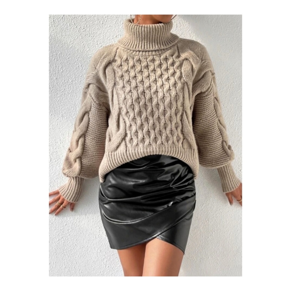 Turtleneck Cable Cropped Sweater L
